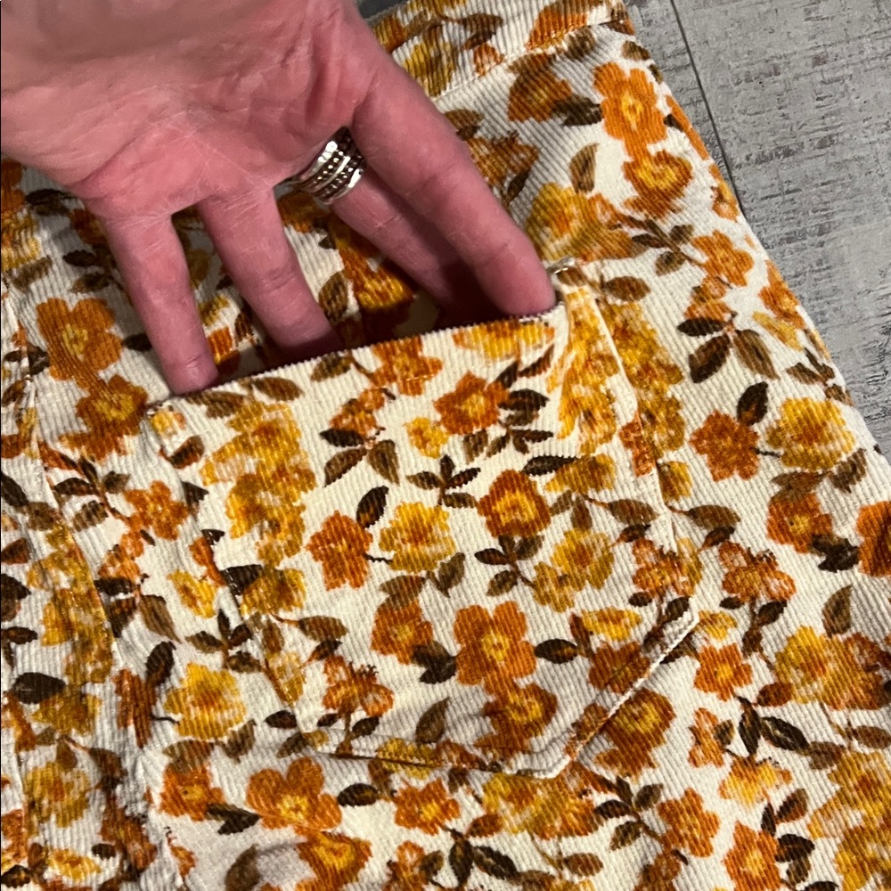 Floral Bell Bottom corduroy Pants - Picture 5 of 5